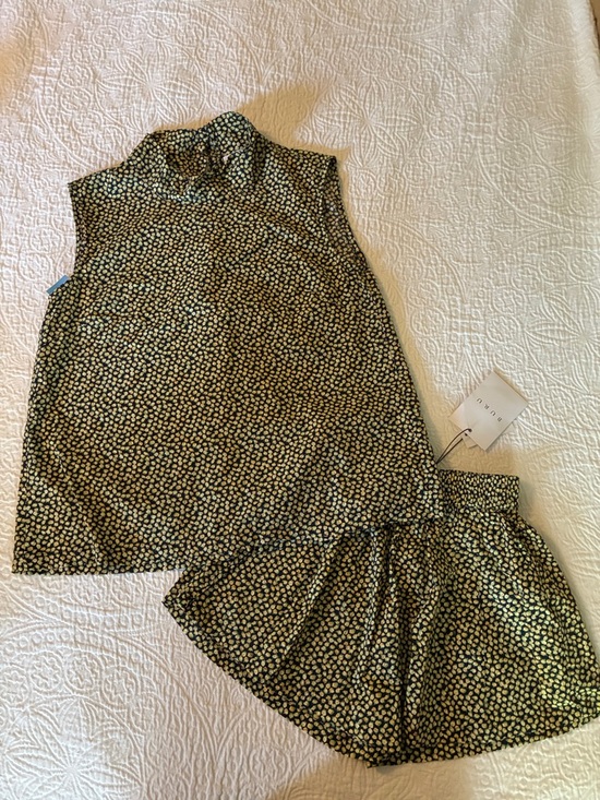 Buru Other - NWOT Buru mod top and everyday short set, yellow rose, size Small